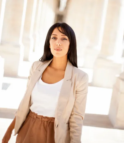 Portrait d’Anissa Djabi-Saïdani, docteure en sciences de gestion